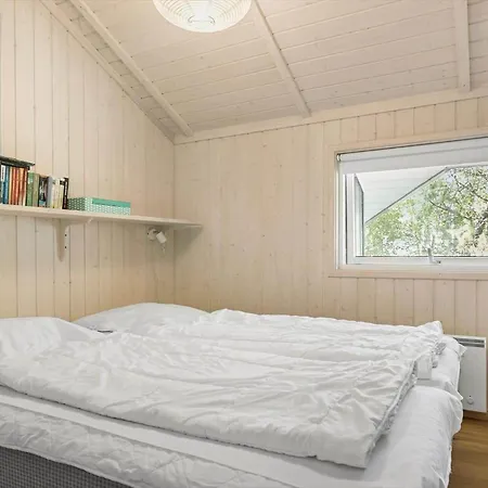 1445 Aakirkeby - Poserekrogen 13 Holiday home *