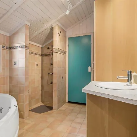 1445 Aakirkeby - Poserekrogen 13 Holiday home Vester Somarken