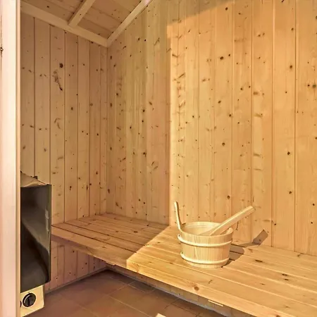 1445 Aakirkeby - Poserekrogen 13 Holiday home *