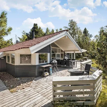1445 Aakirkeby - Poserekrogen 13 Holiday home *